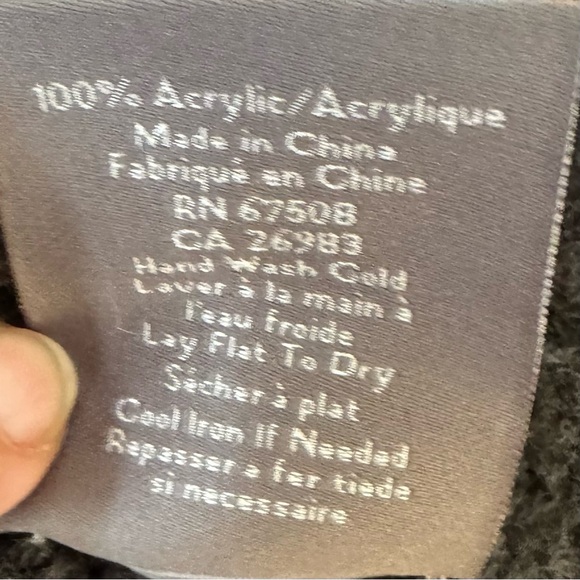 Vince Camuto Classic Fringe Cozy Knit Shawl- Dark Gray- One Size - Picture 5 of 5